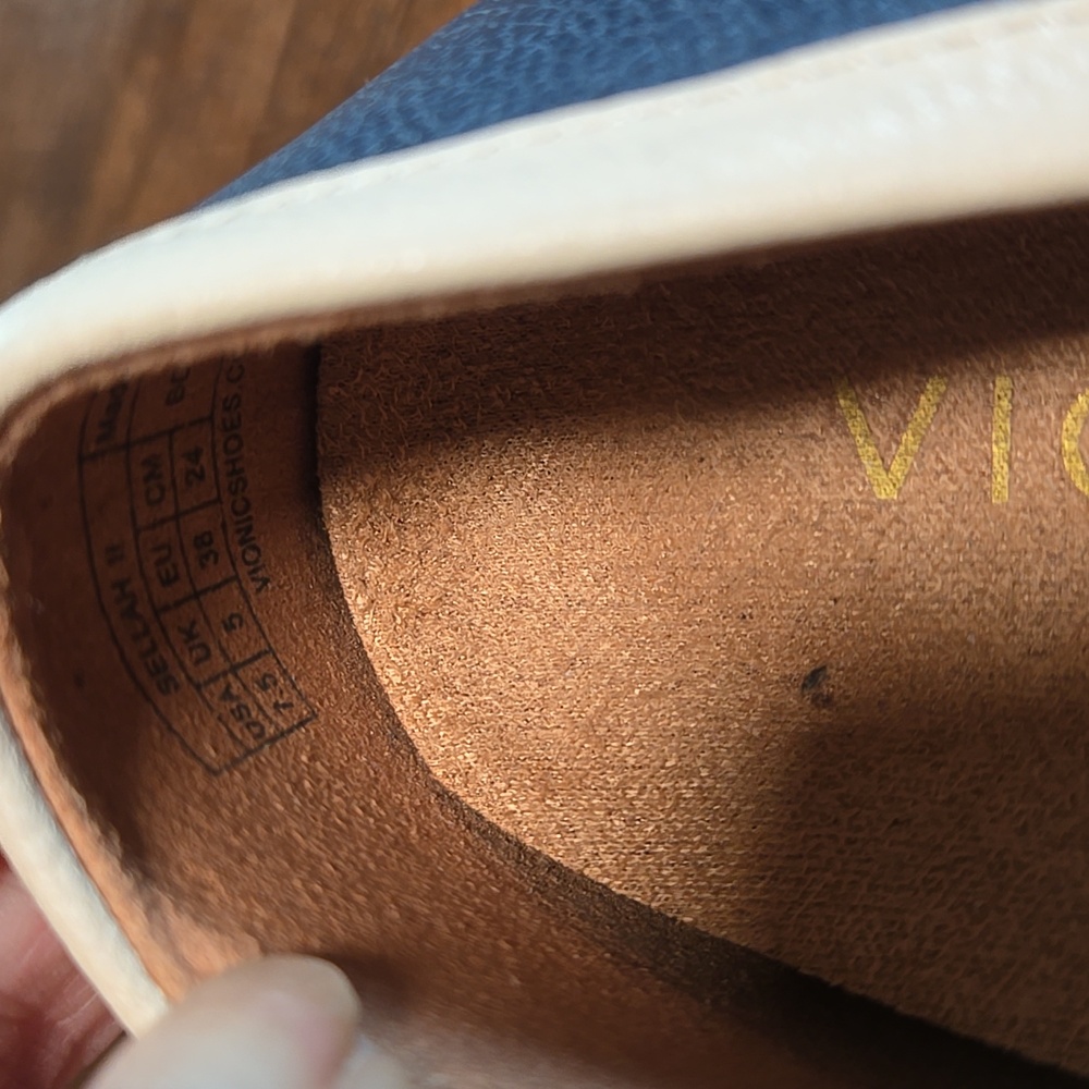 Vionic Navy and Cream Loafers Sellahh II Leather Loafers Navy And Cream 7.5 - Picture 6 of 7